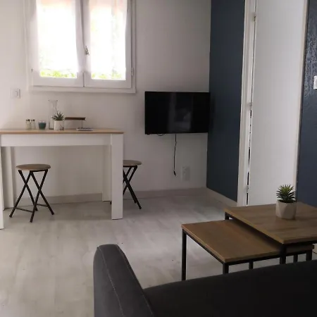 Apartamento Plage, Agréable, Refait à Neuf, Lit, Hôte Réactif, Terrasse, Soleil, Paisible. Saint-Cyprien (Pyrenees-Orientales)